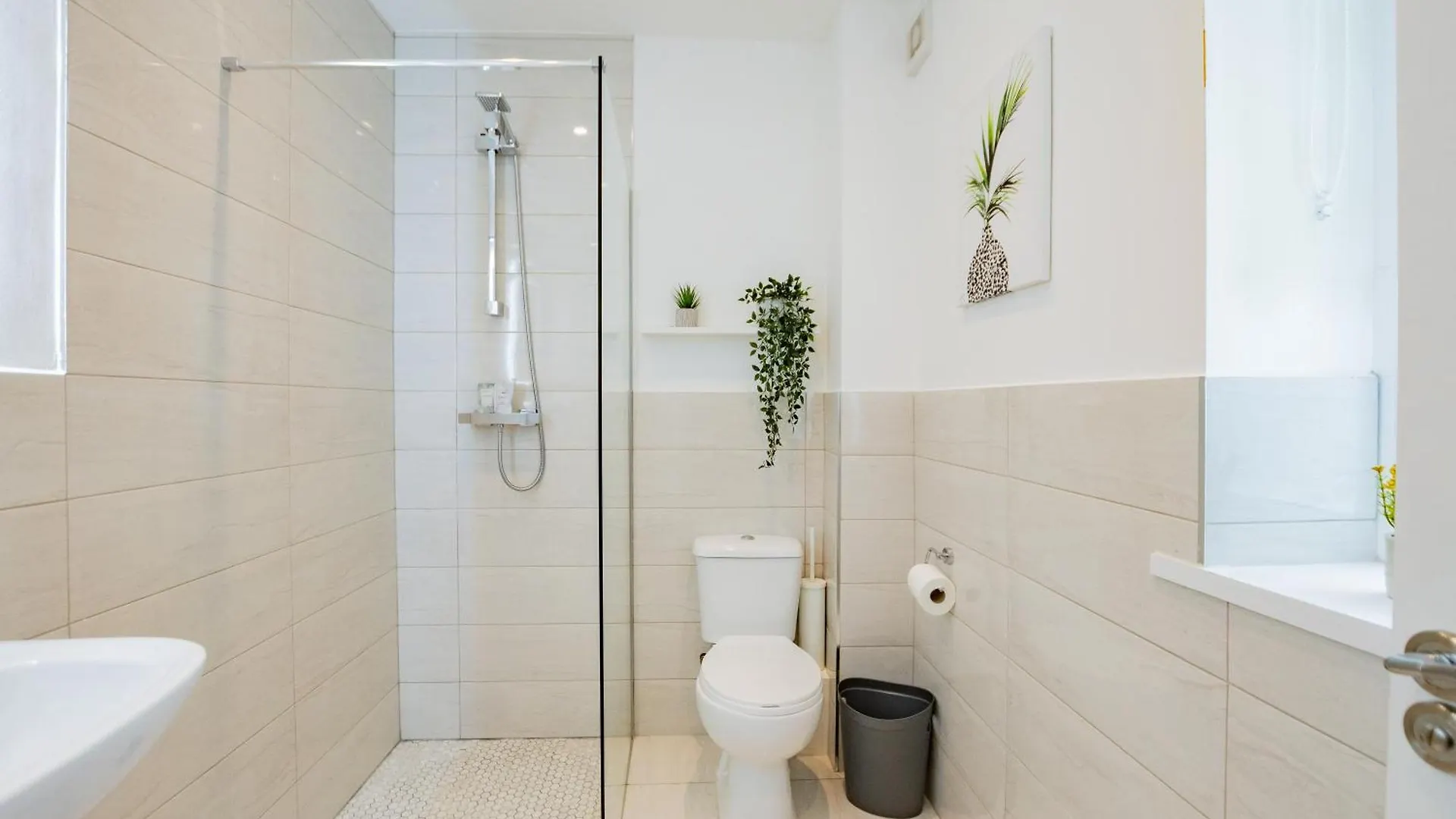 Villa The Large Group House -Sleeps 21 Dublin Irland