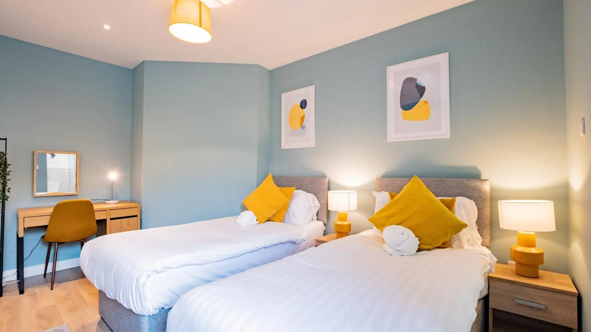 Ferienhaus Villa The Large Group House -Sleeps 21 Dublin