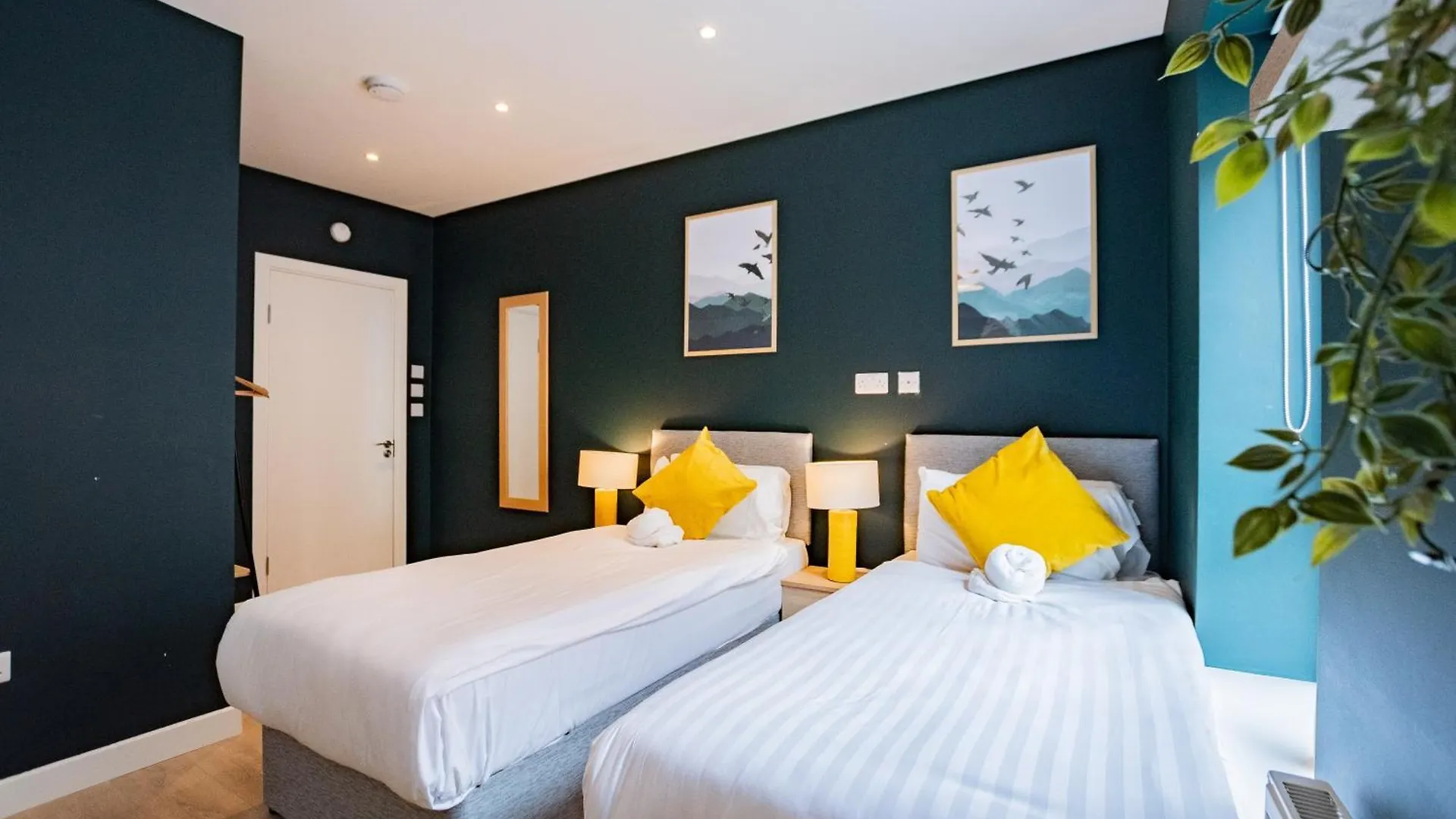 Villa The Large Group House -Sleeps 21 Dublin 0*,  Irland