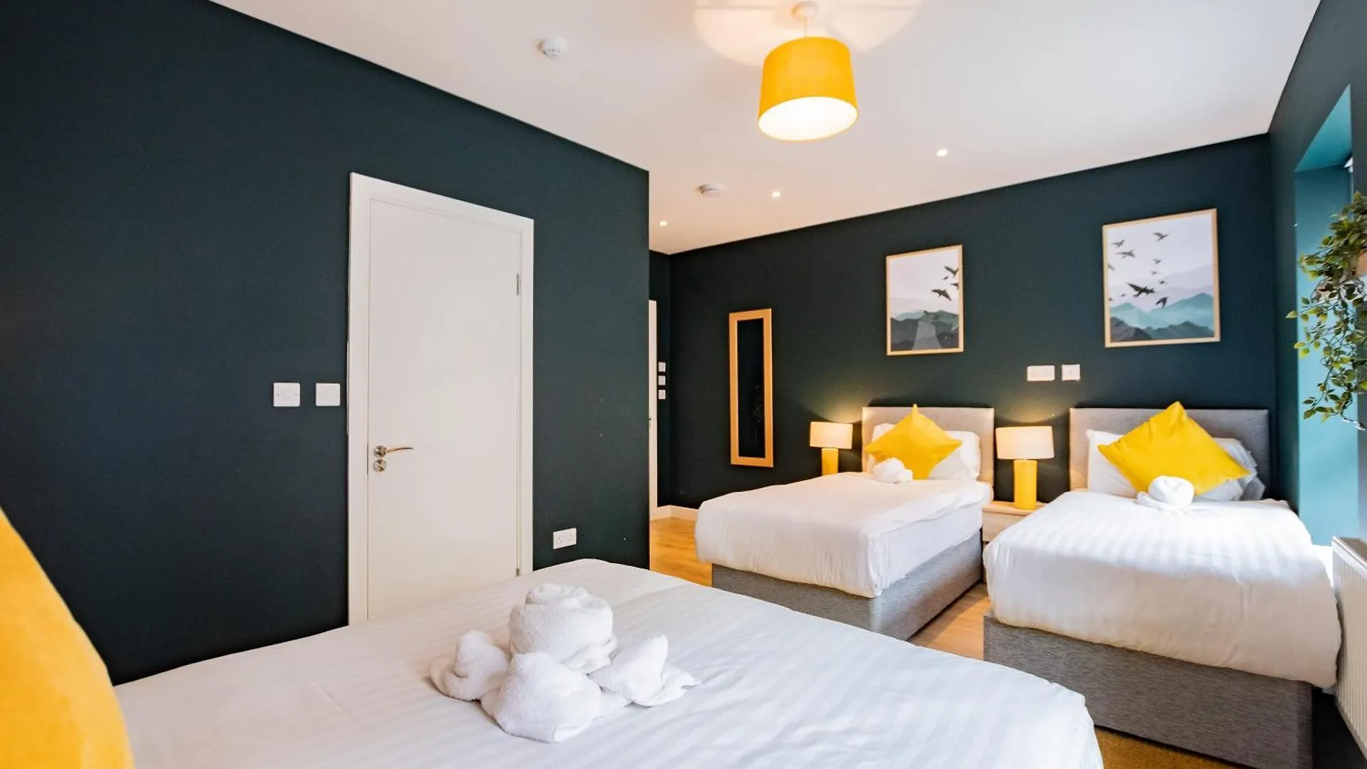 Ferienhaus Villa The Large Group House -Sleeps 21 Dublin